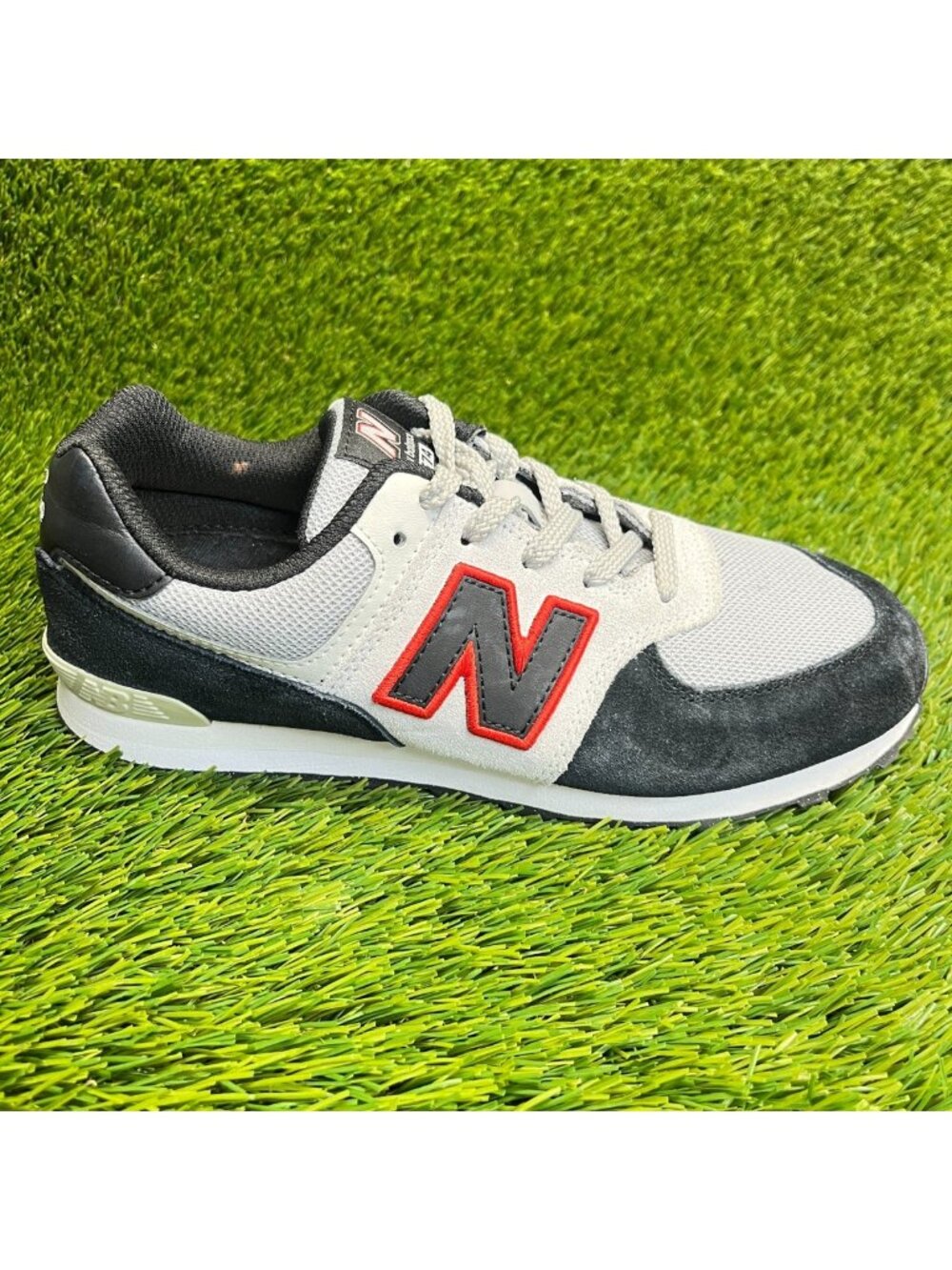 New Balance 574 v1 Boys Size 7Y White Black Red Athletic Running Shoes Sneakers